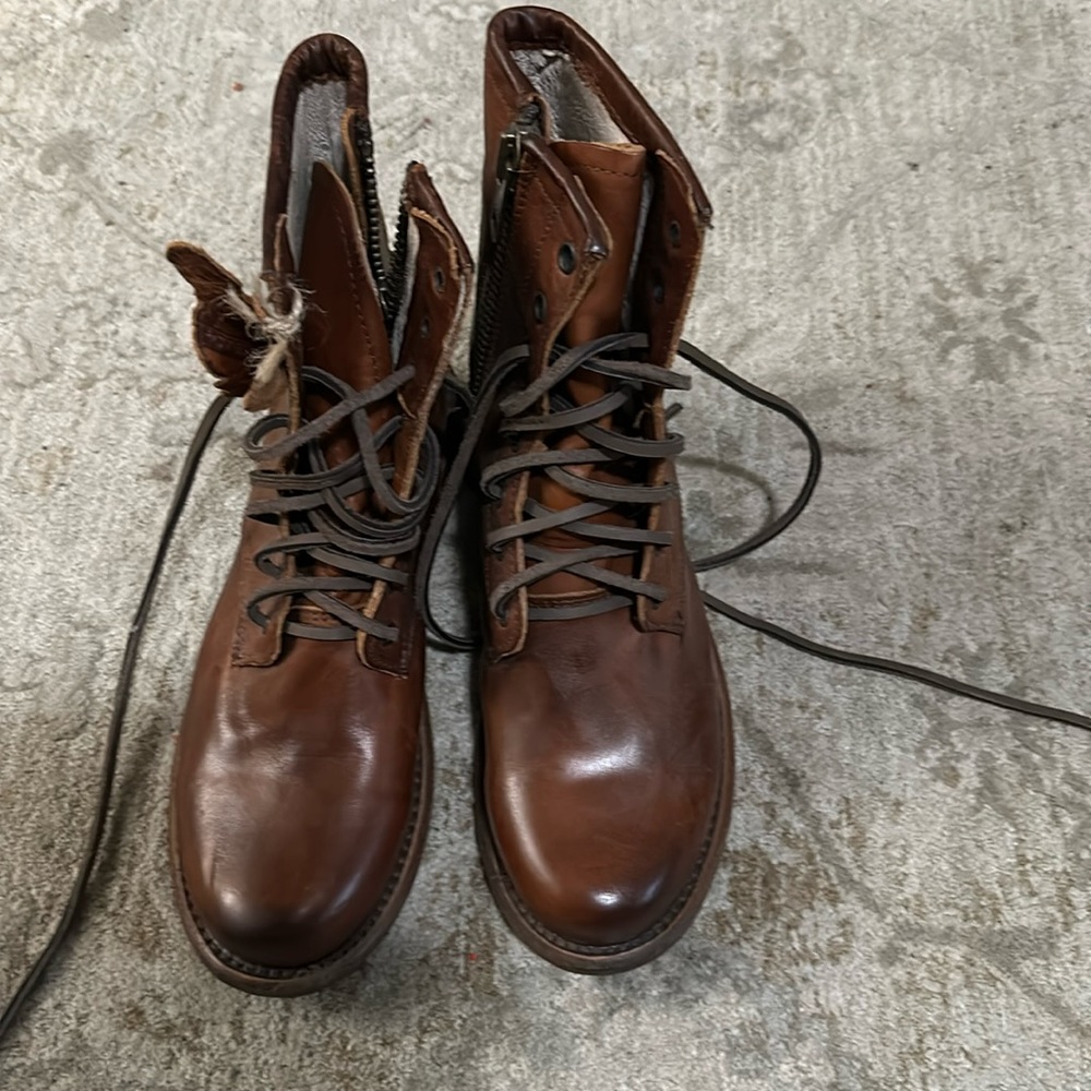 Free Bird leather lace up boots woman’s Size 9